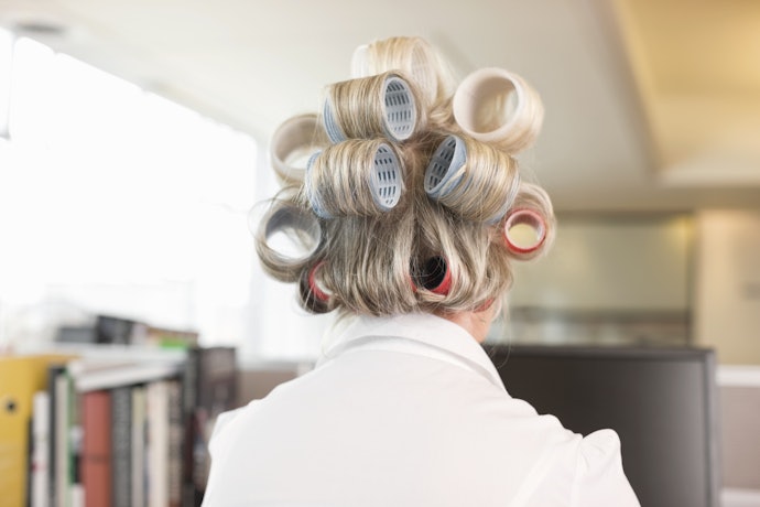 Larger Hair Rollers (3 to 4 cm Diameter and Above) Are Best for Looser Waves