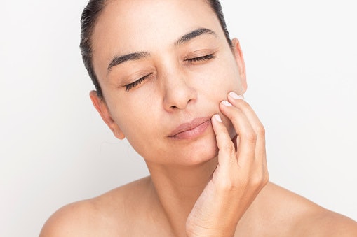 For Uneven Tone or Dullness: Niacinamide, Vitamin C, and Licorice Extract Brighten Evenly