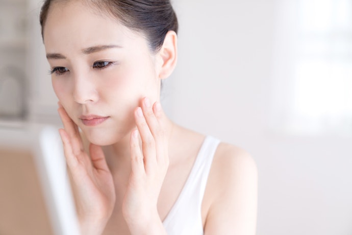 For Sensitive Skin: Use Barrier-Repair Serums With Soothing Ingredients