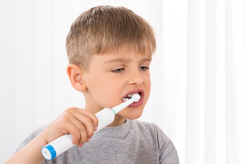 Oscillating Electric Toothbrushes Dislodge Food Particles and Whiten the Teeth