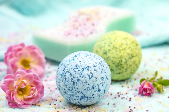 Woodsy and Floral Scents Create a Romantic Atmosphere