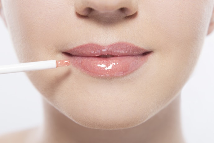 Lip Gloss, Balm, and Tint: Wider, Softer, or Silicone-Tipped Brushes