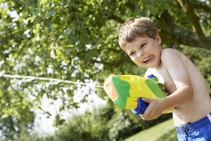 Pressurized Water Guns for Powerful Streams of Water