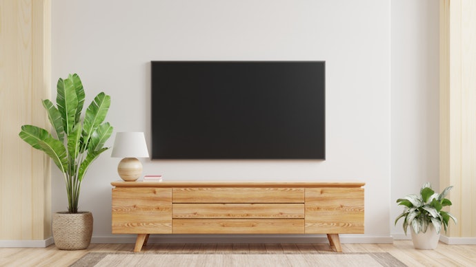 For Living Room: 50–55 inch 4K UHD TVs
