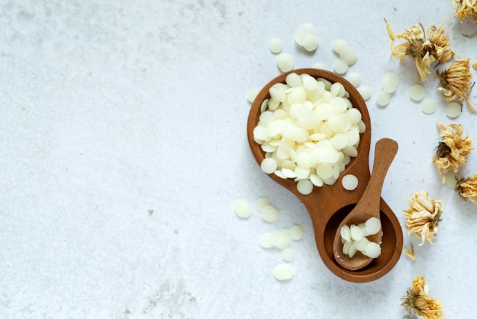 Seal In Moisture For Longer With Beeswax or Lanolin