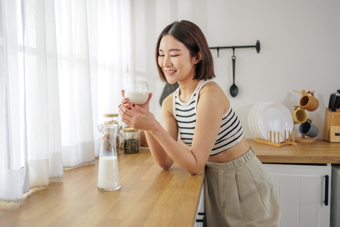 For Weight and Blood Sugar Control: Choose Unsweetened or Plain Low-Fat Milk