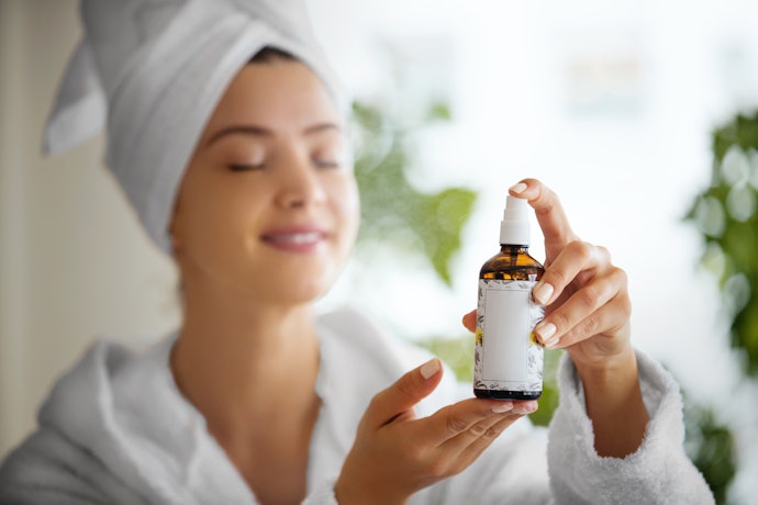 Niacinamide and Tea Tree Control Oil and Prevent Breakouts
