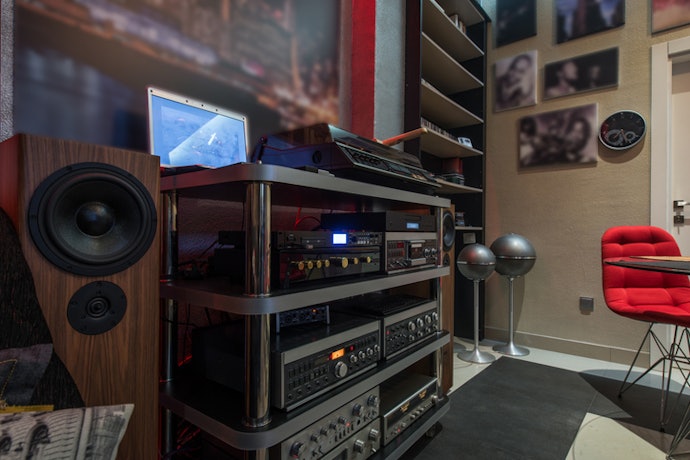 Aim for 200 to 800W RMS and 88dB+ Sensitivity for Loud, Balanced Playback