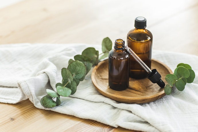 Essential and Carrier Oils for Healing and Cooling Effects
