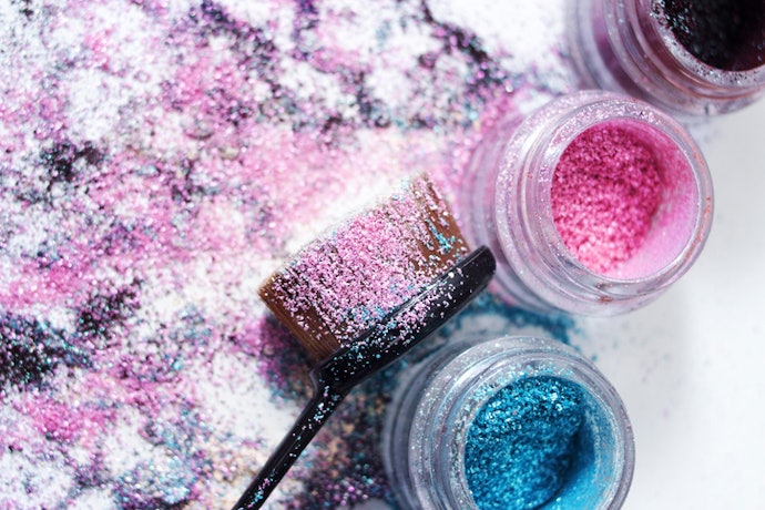 Loose Glitter: Offers Intense Sparkle but Requires Glue and Precision