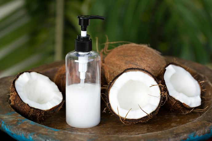 Naturally Condition Dry Hair With Coconut Oil