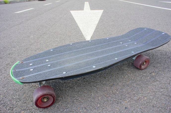 Check the Width: Go Wider for Comfort, Narrower for Tricks