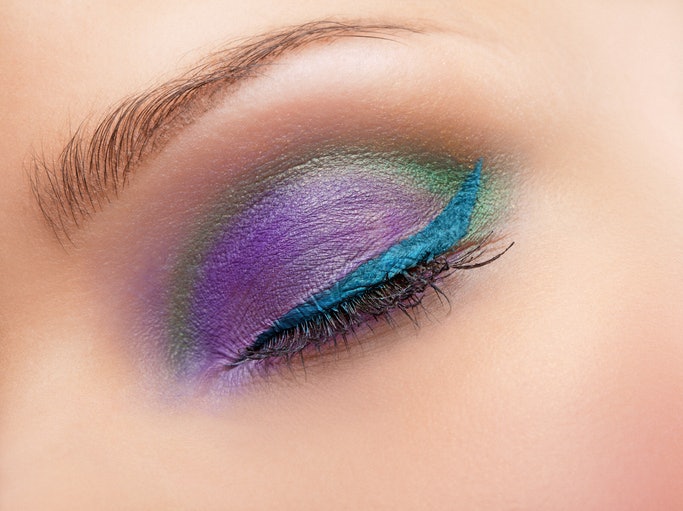 For Bold or Editorial Looks, Choose Holographic, Metallic, or Multichrome Finishes