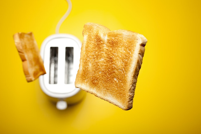 A Pop-Up Toaster Is Affordable and Hassle-Free to Use