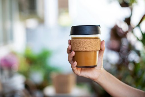 Glass and Ceramic Tumblers Keep Flavors Neutral
