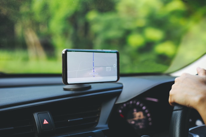Magnetic Bases Let You Attach and Detach Your Phone Effortlessly