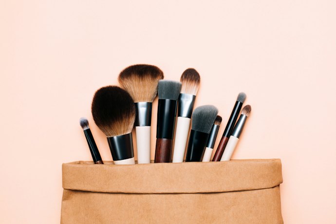 Go for Natural Bristles for Powder-Based Products