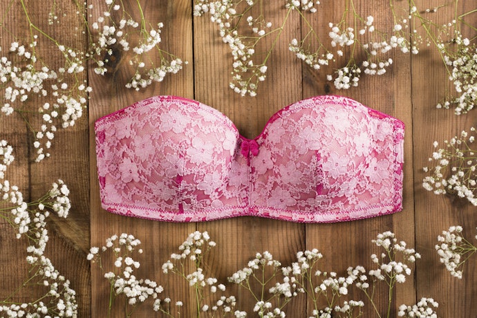 Go for Lightly Lined Bras With Flexible Bands if You Have a Petite or Medium Bust