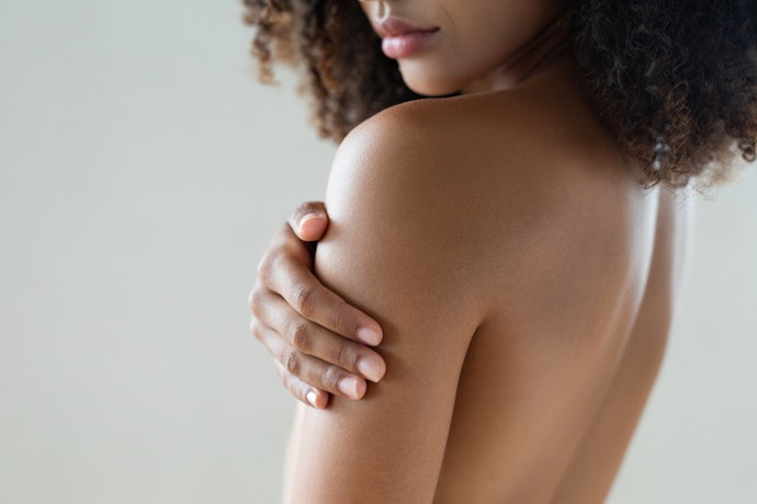 Collagen + Vitamin E or Hyaluronic Acid: Boosts Moisture and Skin Smoothness