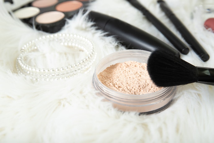 Loose Powder for Oil Control and Extended Wear