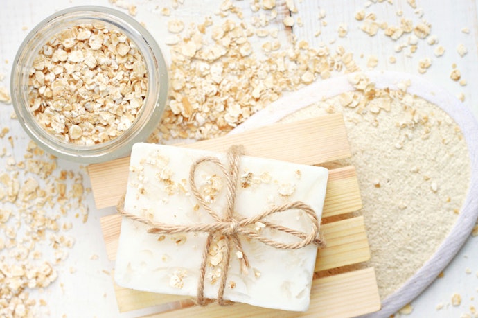 Oatmeal, Green Tea, and Aloe for Sensitive Skin