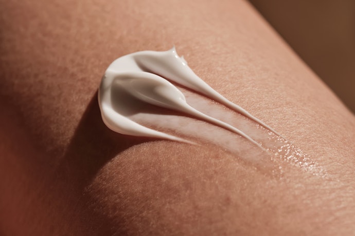 For Dry Skin: Opt for Creamy or Hydrating Sunscreens