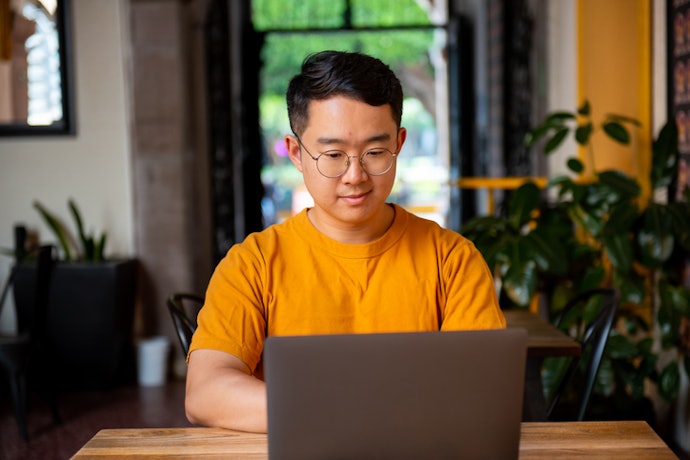 Look for 6–10 Hours of Battery Life for Full School Days