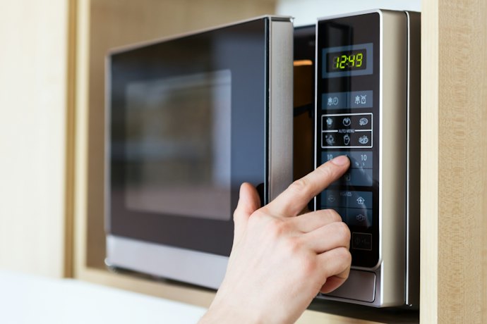 Digital Microwaves Are Better for Frequent Cooking and Convenience