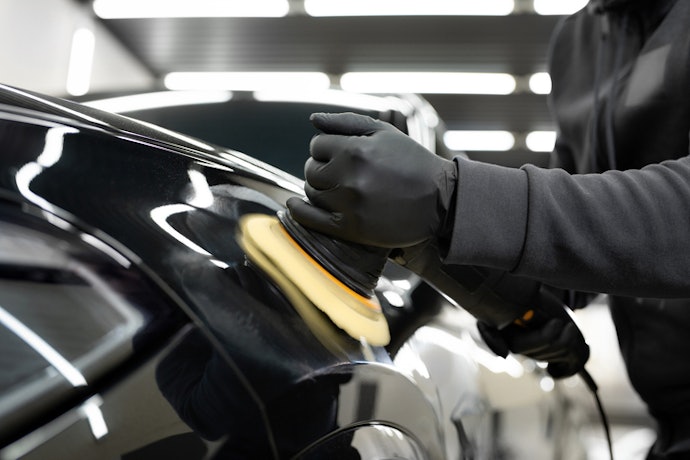 For Noticeable Scratches: Compound Formulas Offer Strong Correction Power