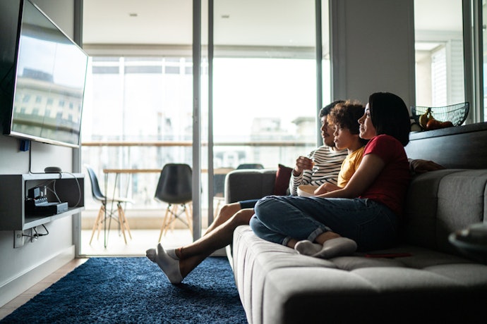 Pick IPS Panels to Enjoy Better Viewing Angles in Shared Spaces