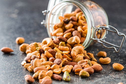 Select Roasted Cashews for a Crunchy, Flavorful Snack