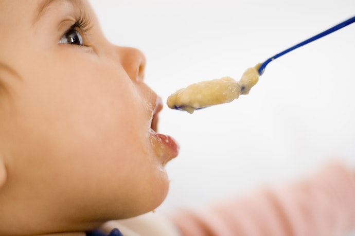 Stage 1: Introducing Your Baby to Solids Like a Finely-Pureed Single Ingredient