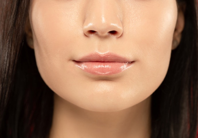 Hyaluronic Acid Locks In Moisture and Enhances Lip Fullness