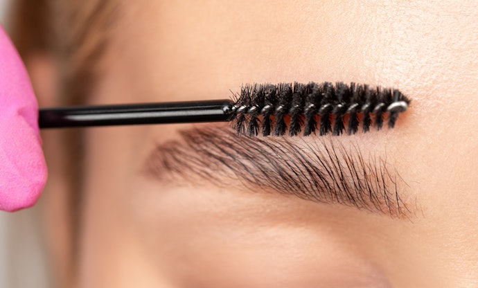 Screw-type Brow Applicators Coat Each Brow Hair Evenly
