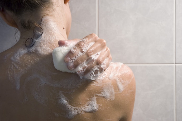 Benzoyl Peroxide: For Persistent or Strong Body Odor on Oily Skin