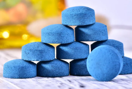 Choose Glue-On Tips for a More Solid, Professional Feel