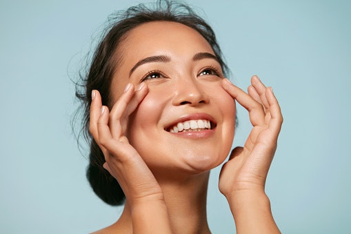 Hyaluronic Acid Hydrates Without a Greasy Feel