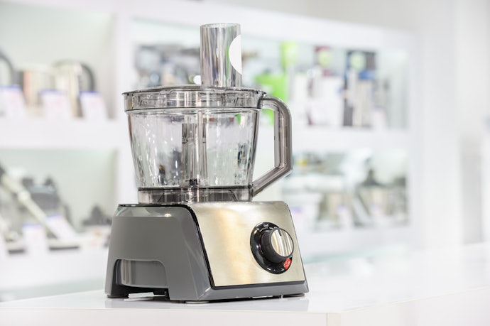 For Larger Families or Batch Cooking: Consider a Food Processor with 1L+ Capacity