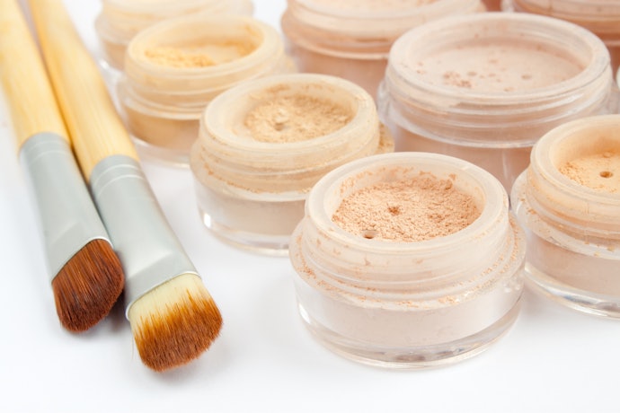 For Sensitive Skin, Use Mineral Foundations to Prevent Irritation