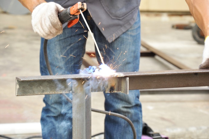 SMAW (Stick/Arc) Welding Is Best for Home Repairs and Outdoor Projects