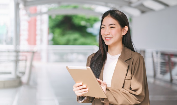 For Balanced Productivity and Portability: Use 10 to 11-Inch Screens