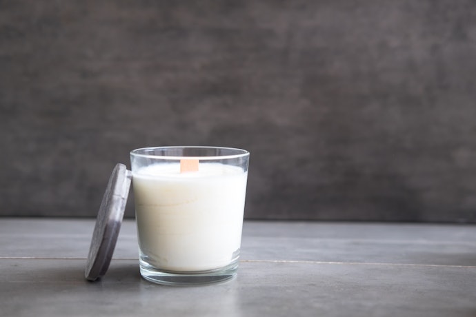 Select Wood Wicks for That Slight Crackling Sound