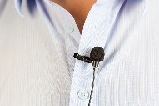 Lapel or Lavalier Mics: Ideal for Vlogging and Zoom Meetings