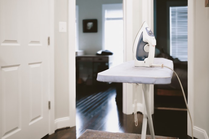 An Adjustable Stand for All Household Members’ Comfort