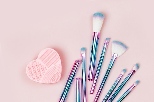 Pick a Silicone Mat to Wash Your Bristles Manually