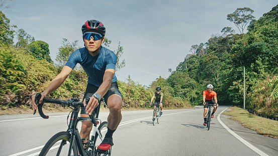 Race Geometry: Best for Riders Who Prioritize Performance