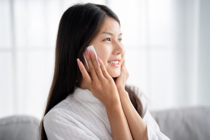 Toner Pads: Ideal for Travel or Quick Acne Spot Application