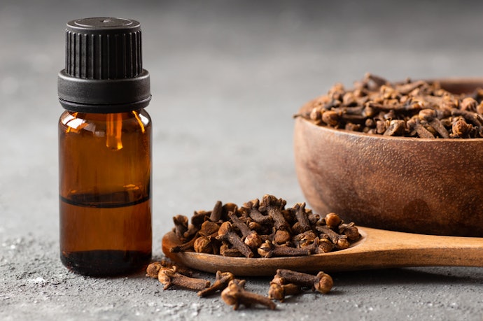 Choose Pure Essential Oils for Diffusers to Freshen Air and Relieve Stress
