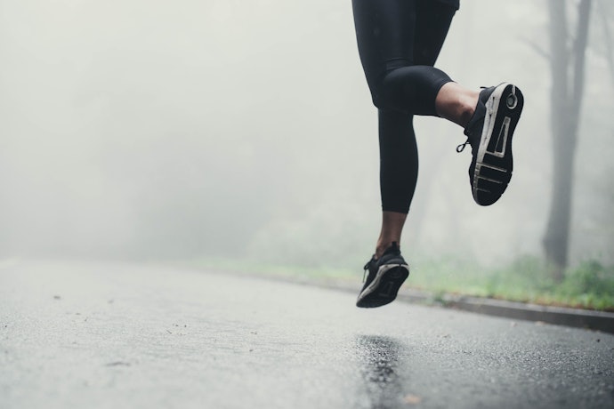Thick Cushioned Shoes for Those With Arch Deformities, Knee Pain, or Leg Injuires