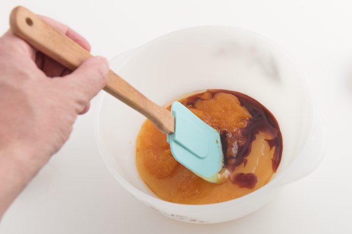 Wood Is Durable and Heat-Resistant but May Absorb Odors